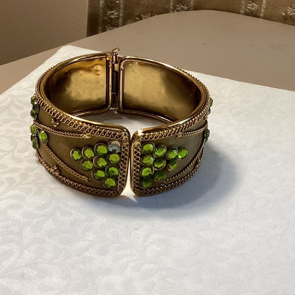 Elegant Gold and Green Bracelet